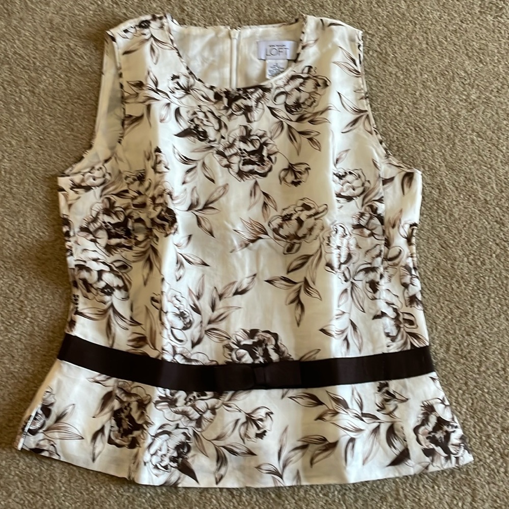 Women’s Floral Zippered Sleeveless shirt